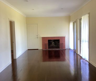 CLASSIC COTTAGE IN OLDE EAGLE HEIGHTS - Photo 6