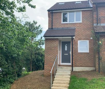 3 bedroom end of terrace house to rent - Photo 4