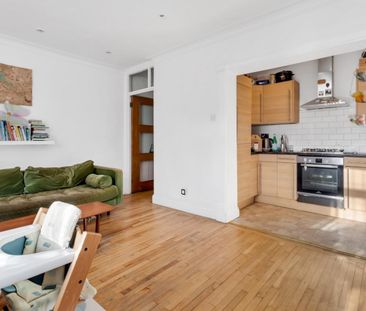 2 bedroom Flat To Let - Photo 3