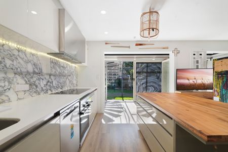 1/23 Monaco Street, Surfers Paradise QLD 4217 - Apartment For Rent - $800 | Domain - Photo 3