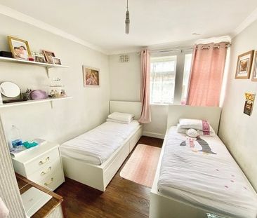 Arrowsmith Road, Chigwell IG7, Property for rent - Photo 2