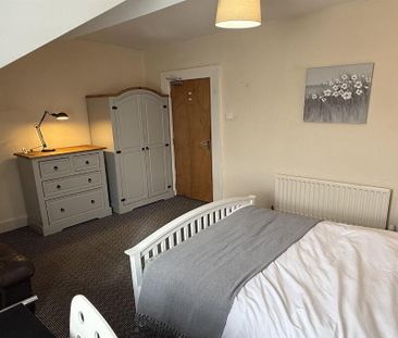 Room 7, 96 Cromwell Road, Belfast, BT7 1JY - Photo 3