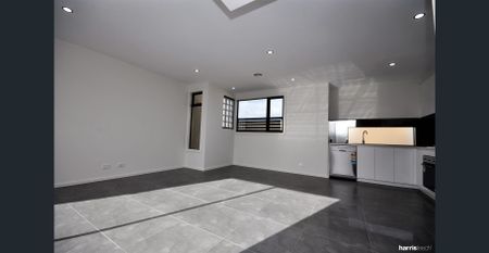 Townhouse In The Heart Of Edithvale - Photo 4