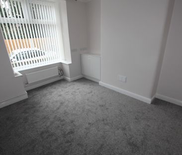 2 Bedroom HOUSE, Deeside - Photo 2