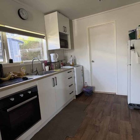 Convenient in Claudelands - Photo 3