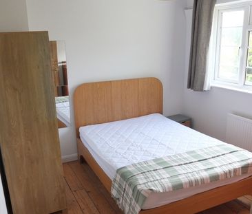 2 Bed Flat, Holmesdale Close, SE25 - Photo 4