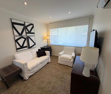 FABULOUS FULLY FURNISHED APARTMENT IN PRIME NORTH ADELAIDE LOCATION - Photo 2