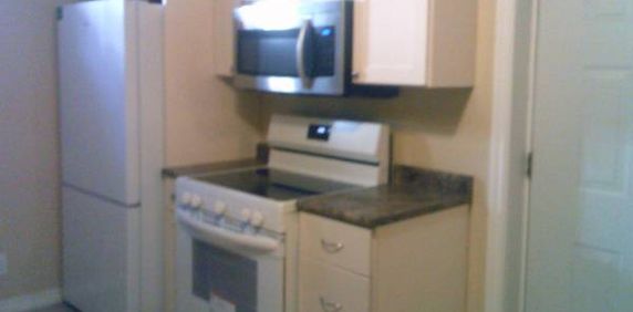 PORT ALBERNI: 2 bedroom basement suite - Photo 2