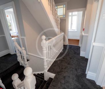 7 Bed - Iorwerth Avenue, Aberystwyth, Ceredigion - Photo 5