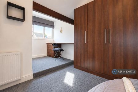 2 bedroom flat to rent - Photo 5