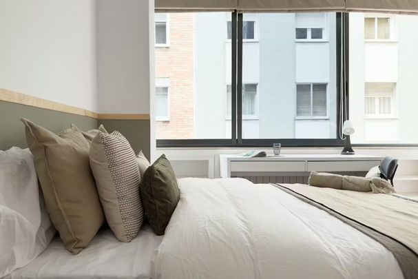 Carrer dAribau, Barcelona, Catalonia 08021 - Photo 1