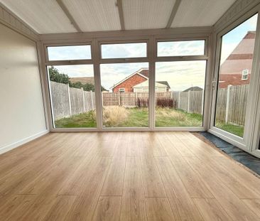 2 bedroom end of terrace house to rent - Photo 2