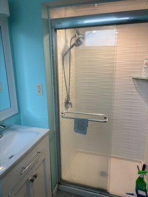 For Lease - 38 Manor Road, St. Catharines, Ontario - Photo 1
