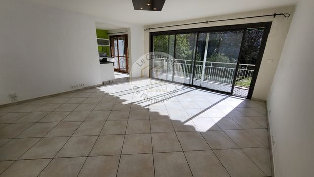 Location Appartement 4 pièces 95m² MARSEILLE 9ème - Photo 1