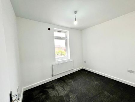 5 bedroom semi-detached house to rent - Photo 5