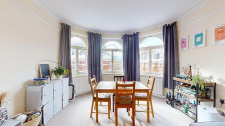 4 bedroom flat to rent - Photo 4