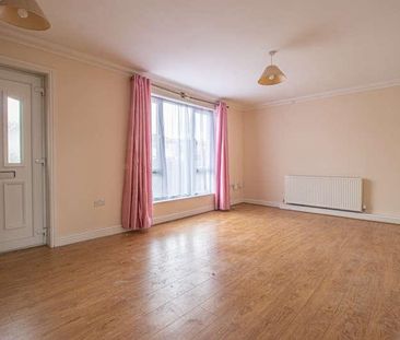 Cottesloe Road, Aylesbury, Buckinghamshire, HP21 - Photo 2