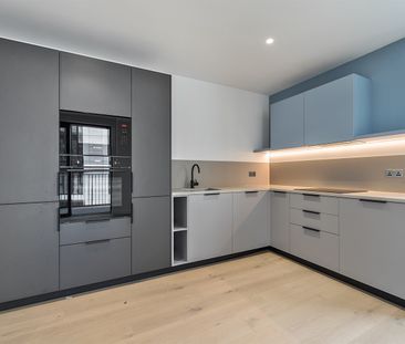 Available from 11/11/2025 - 1 Bed Apartment, Furnished - Photo 6