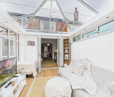 3 bedroom semi-detached house to rent - Photo 6