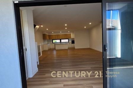 Ultra Premium Residence in the Heart of Springvale - Photo 2