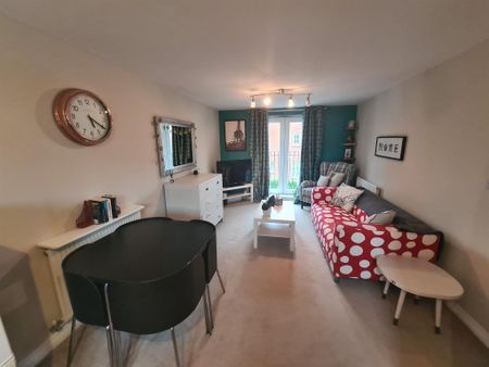 Prince Rupert Drive, Aylesbury - Photo 2