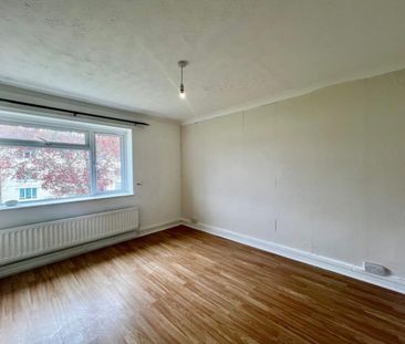 3 Bed Flat, Wellow Close, SO18 - Photo 4