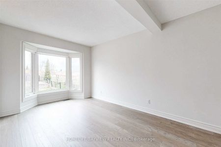 For Lease - 109 William Curtis Circle, Newmarket, Ontario - Photo 2