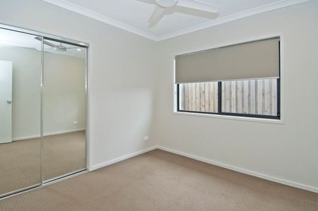 Stylish Family Home in Prime Coomera Location - Photo 4