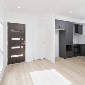 Spacious and Stylish: House for Rent in Desirable Browns Plains Location - Photo 2