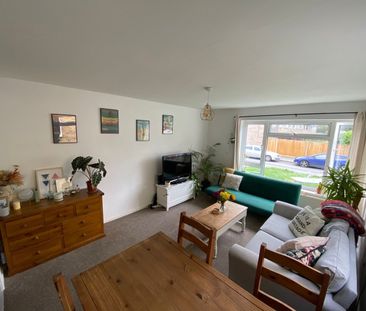 2 Bed Maisonette, Luscombe Close, RG4 - Photo 6