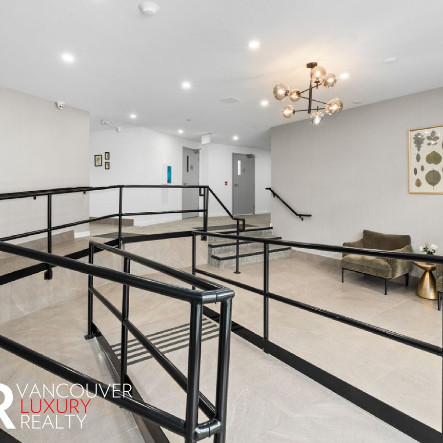 Condo in Surrey, BC - Photo 1