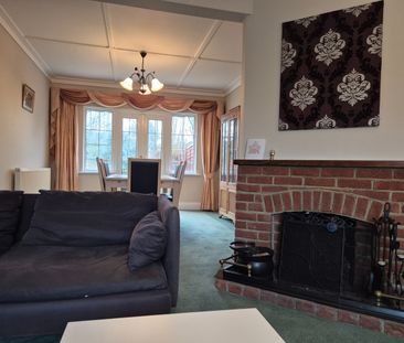 3 Bed Semi-Detached House, Amherst Crescent, BN3 - Photo 2