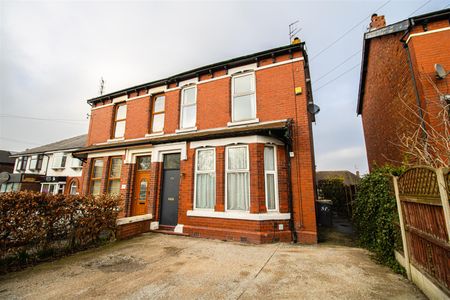 4-Bed Semi-Detached House to Let on Blackpool Road, Preston - Photo 5