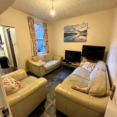 16 Tates Avenue, Belfast, BT9 7BY - Photo 1