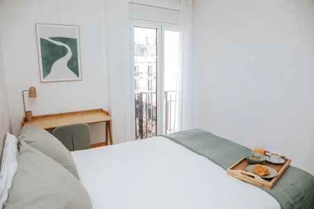 Ronda de Sant Pau, Barcelona, Catalonia 08015 - Photo 4