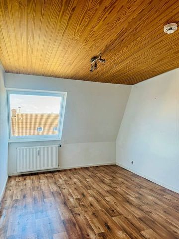 Helle 2-Zimmer-Dachgeschosswohnung in zentraler Lage // IltisstraÃe, Kiel - Foto 2