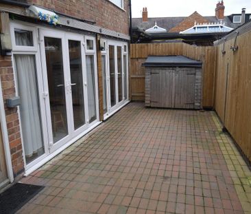 2 bedroom semi-detached house to rent - Photo 5