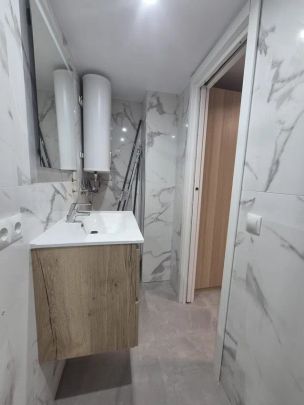 Alquiler de piso en Calle Diecinueve de Octubre - Photo 1