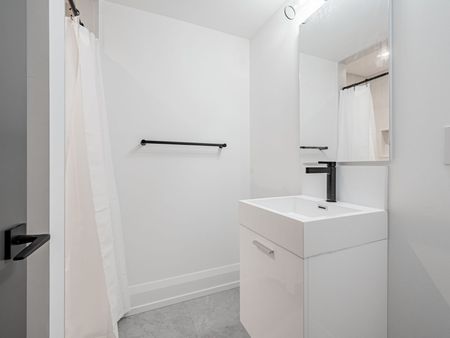 For Lease - 607 Huron Street Unit# 2nd, Toronto, Ontario - Photo 3
