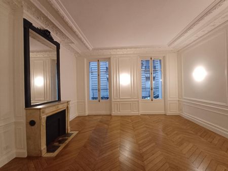 location Appartement F3 DE 109.2m² À PARIS - Photo 3