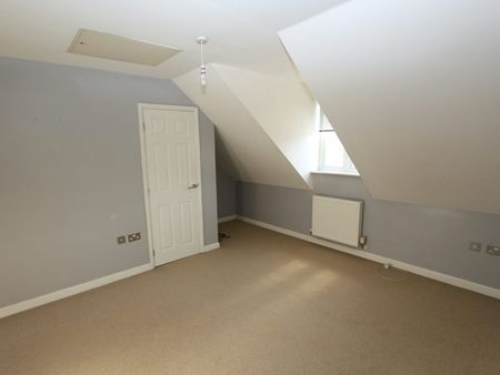 Town house to rent on - Photo 2