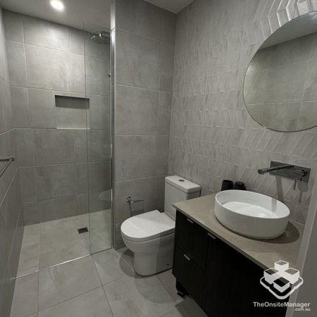 Experience Elevated Living: Luxurious 2-Bedroom Apartment in Prime Helensvale Location! - Photo 4