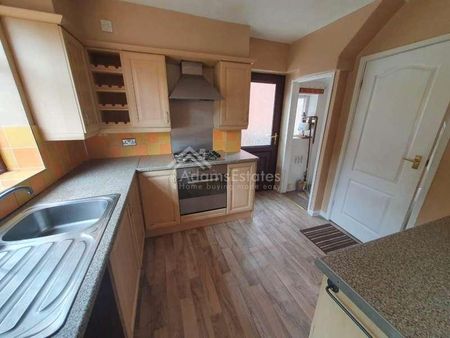 Wayne Close, Batley, WF17 - Photo 5