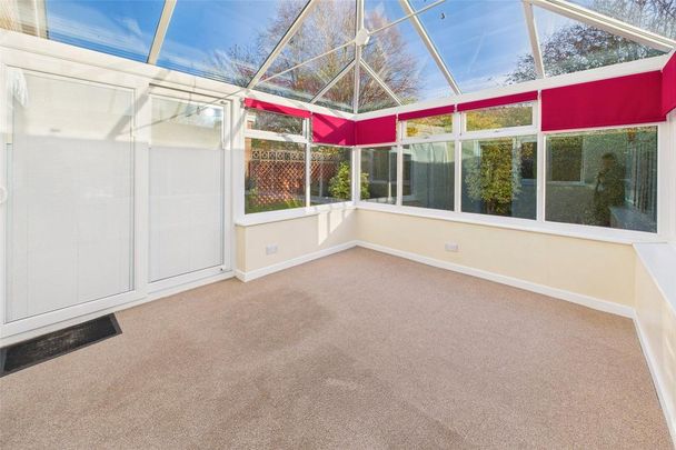 2 bedroom bungalow to rent - Photo 1