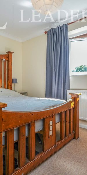 3 bedroom house to rent Barrington Road, Watchfield, Swindon, SN6 - Photo 1