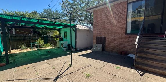 Comfortable Living in a Well-Maintained Home - Photo 2