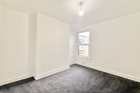 2 bed Flat Oban Road, Southend-on-Sea, SS2 - Photo 2