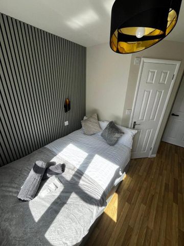 6 bedroom house to rent - Photo 2
