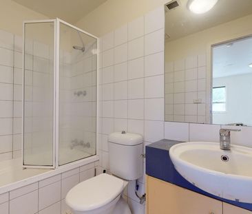 Stylish Inner-City Studio in the Heart of Carlton - Photo 3