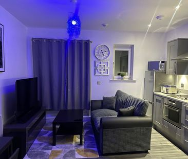 Studio Flat, Oceana Boulevard, SO14 - Photo 2